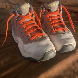 Jordan Sneakers with Orange Laces | Men’s 7.5